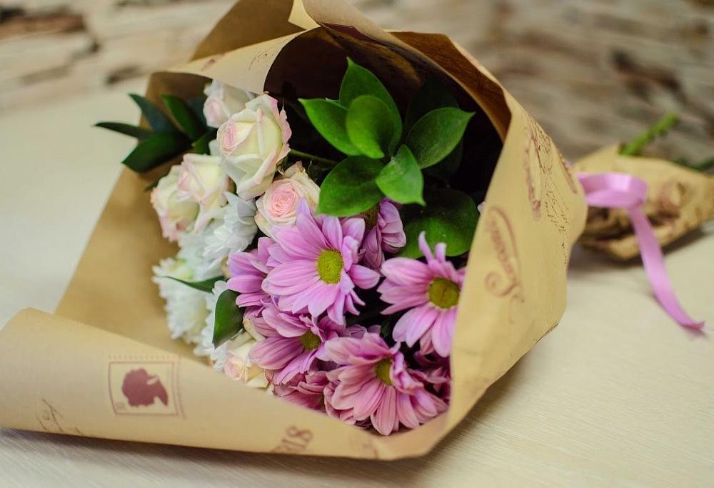 Букет цветов из: Розы и Хризантемы в Шенджий