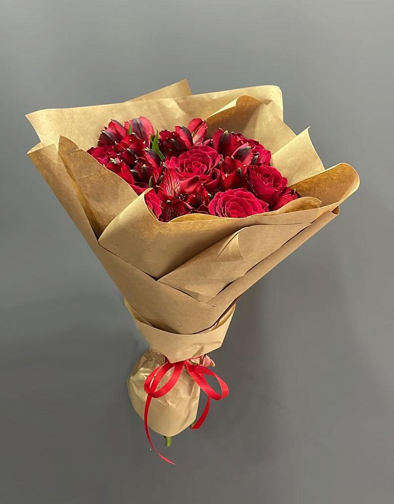 Букет цветов из: Альстромерии и Розы в Шенджий