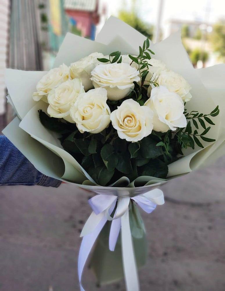 Букет Белые розы Проуд в Шенджий