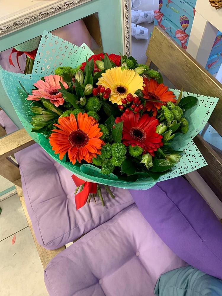 Букет цветов из: Герберы, Хризантемы и Альстромерии в Шенджий
