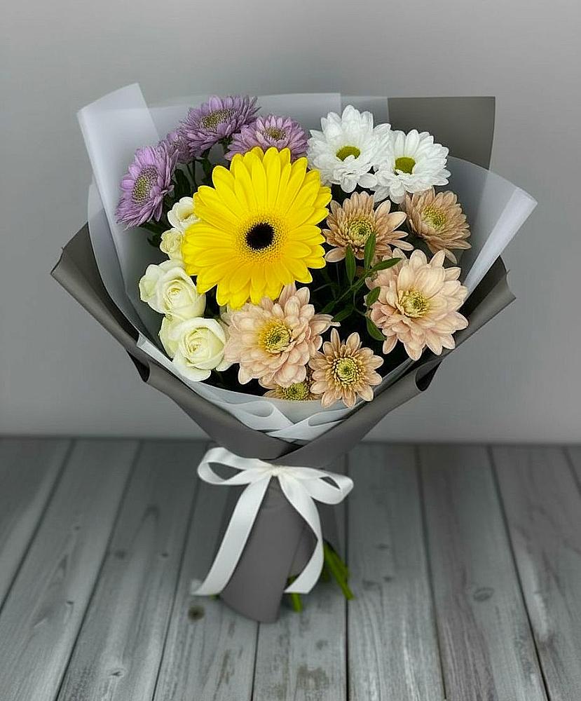 Букет цветов из: Розы, Герберы и Хризантемы в Шенджий
