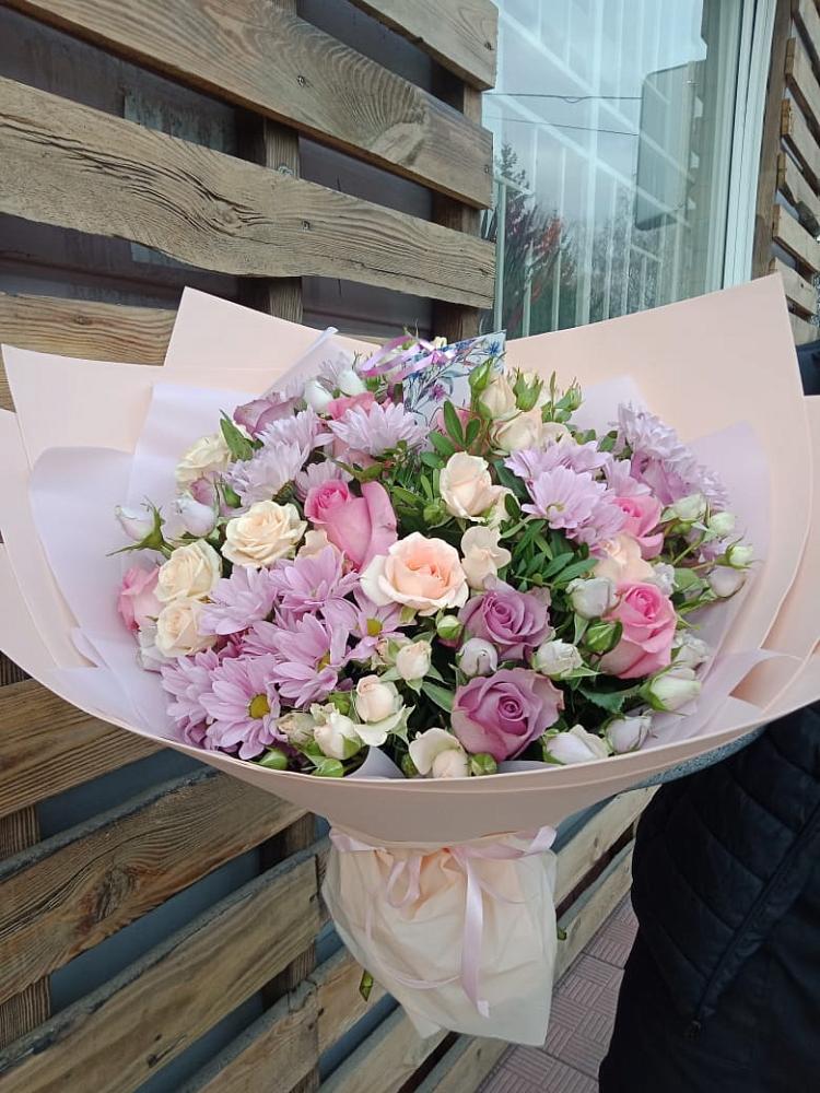 Букет цветов из: Розы и Хризантемы в Шенджий