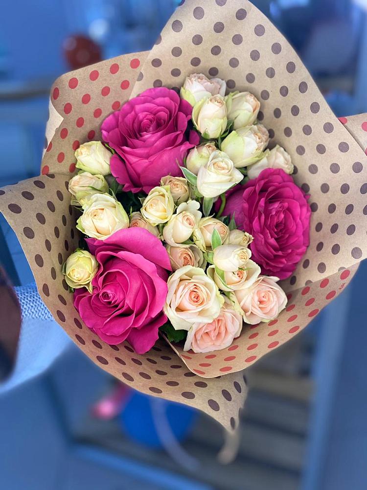 Букет цветов из: Розы в Шенджий