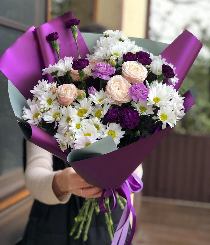 Букет цветов из: Хризантемы, Гвоздики и Розы в Шенджий