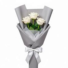 Букет 3 белые розы в Шенджий