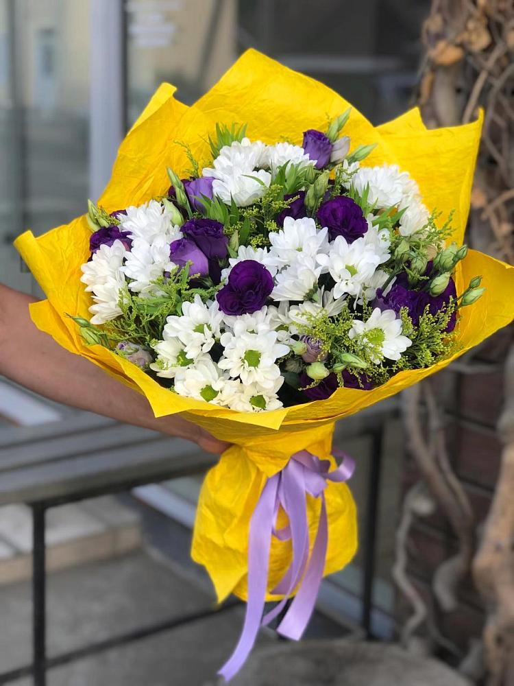 Букет цветов из: Ирисы, Хризантемы и Ромашки в Шенджий