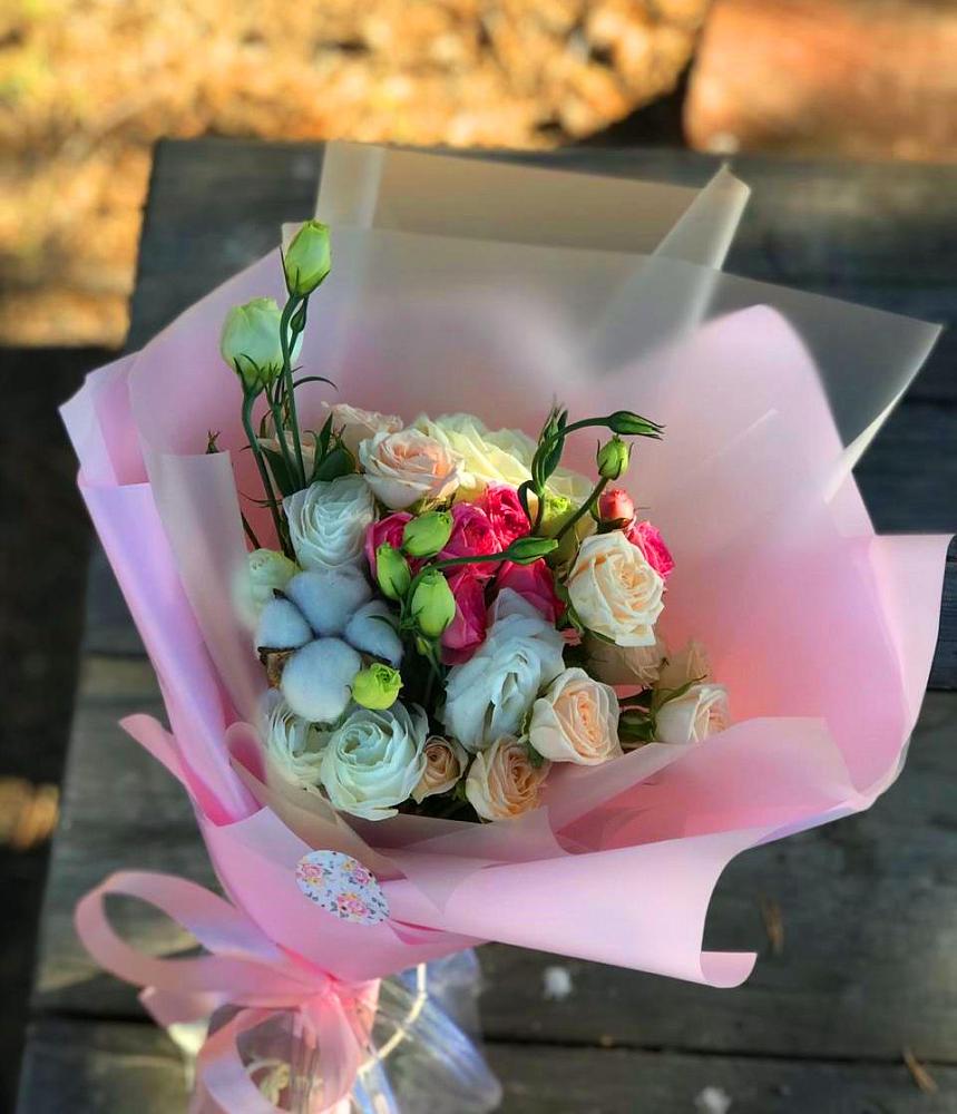 Букет цветов из: Розы и Лизиантусы в Шенджий