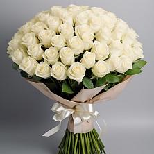 Букет 101 беля роза Белоснежка в Шенджий