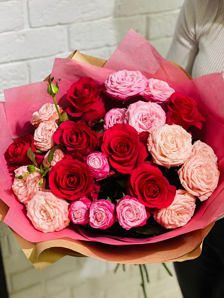 Букет цветов из: Розы в Шенджий