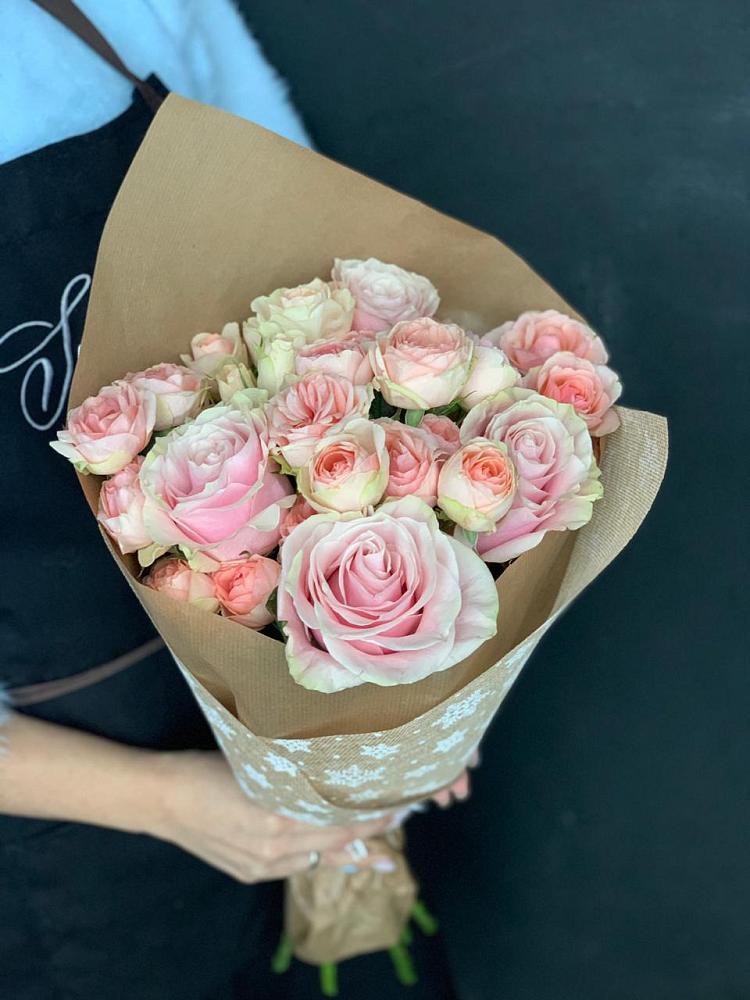 Букет цветов из: Хризантемы и Розы в Шенджий