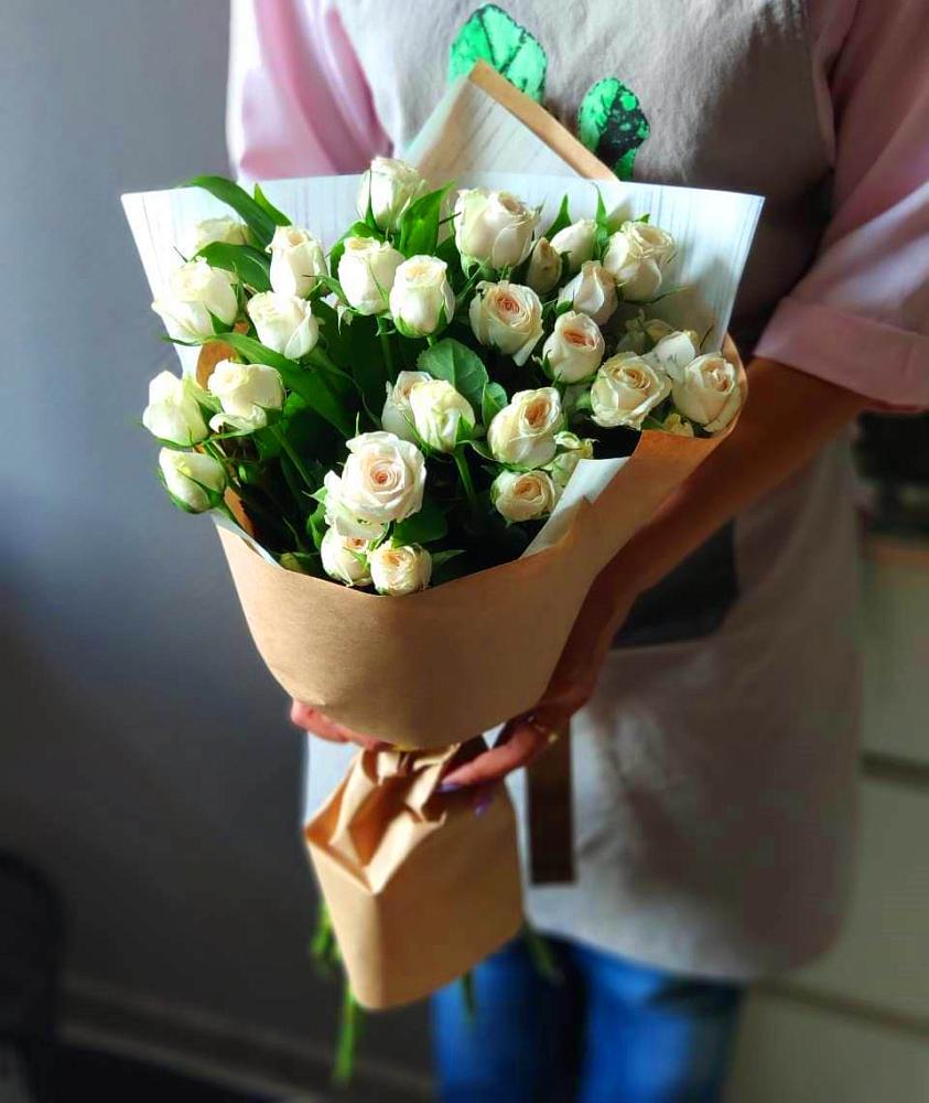 Букет цветов из: Розы в Шенджий