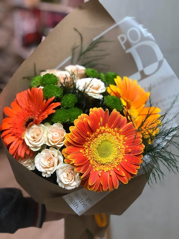 Букет цветов из: Герберы, Хризантемы и Розы в Шенджий