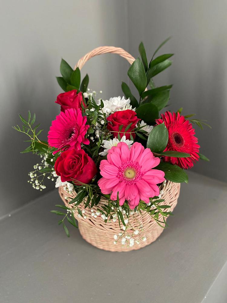 Цветочная композиция из Розы, Хризантемы и Герберы в корзине в Шенджий