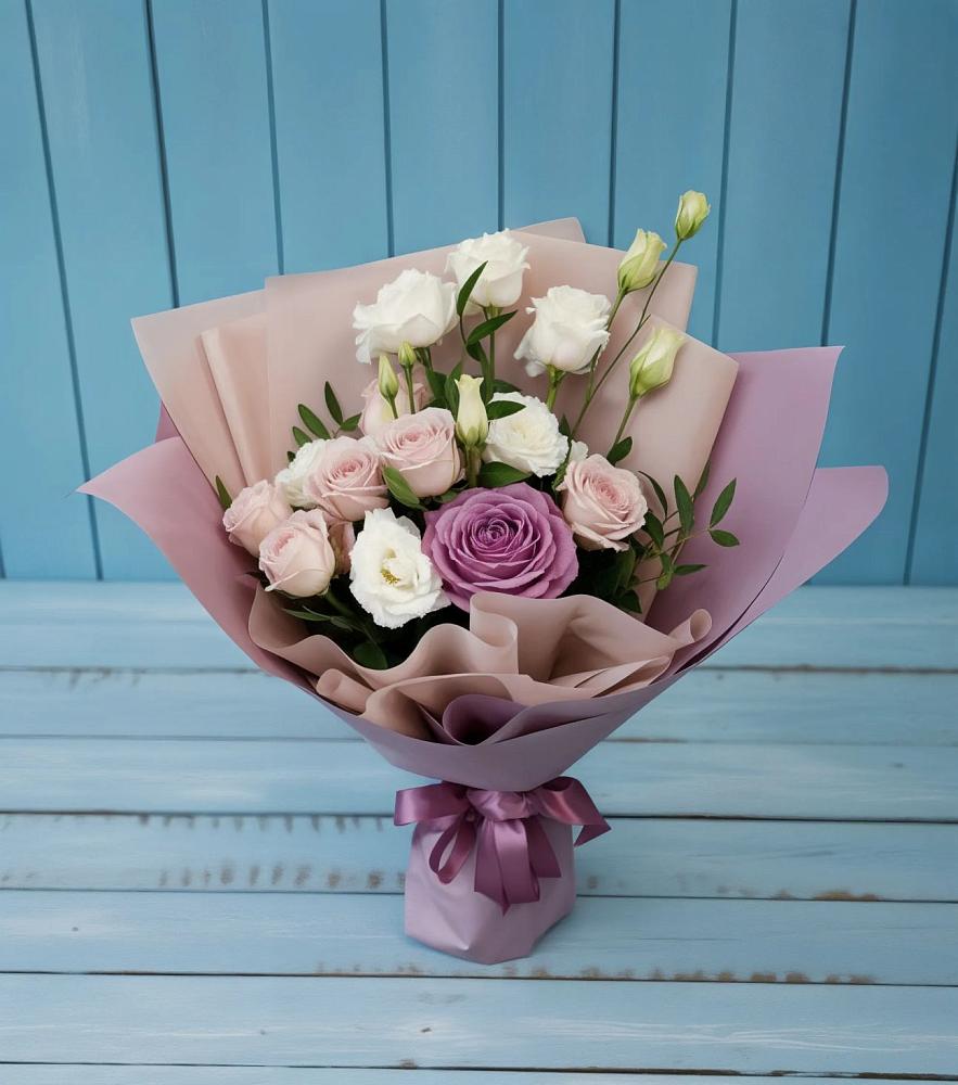 Букет цветов из: Розы и Лизиантусы в Шенджий